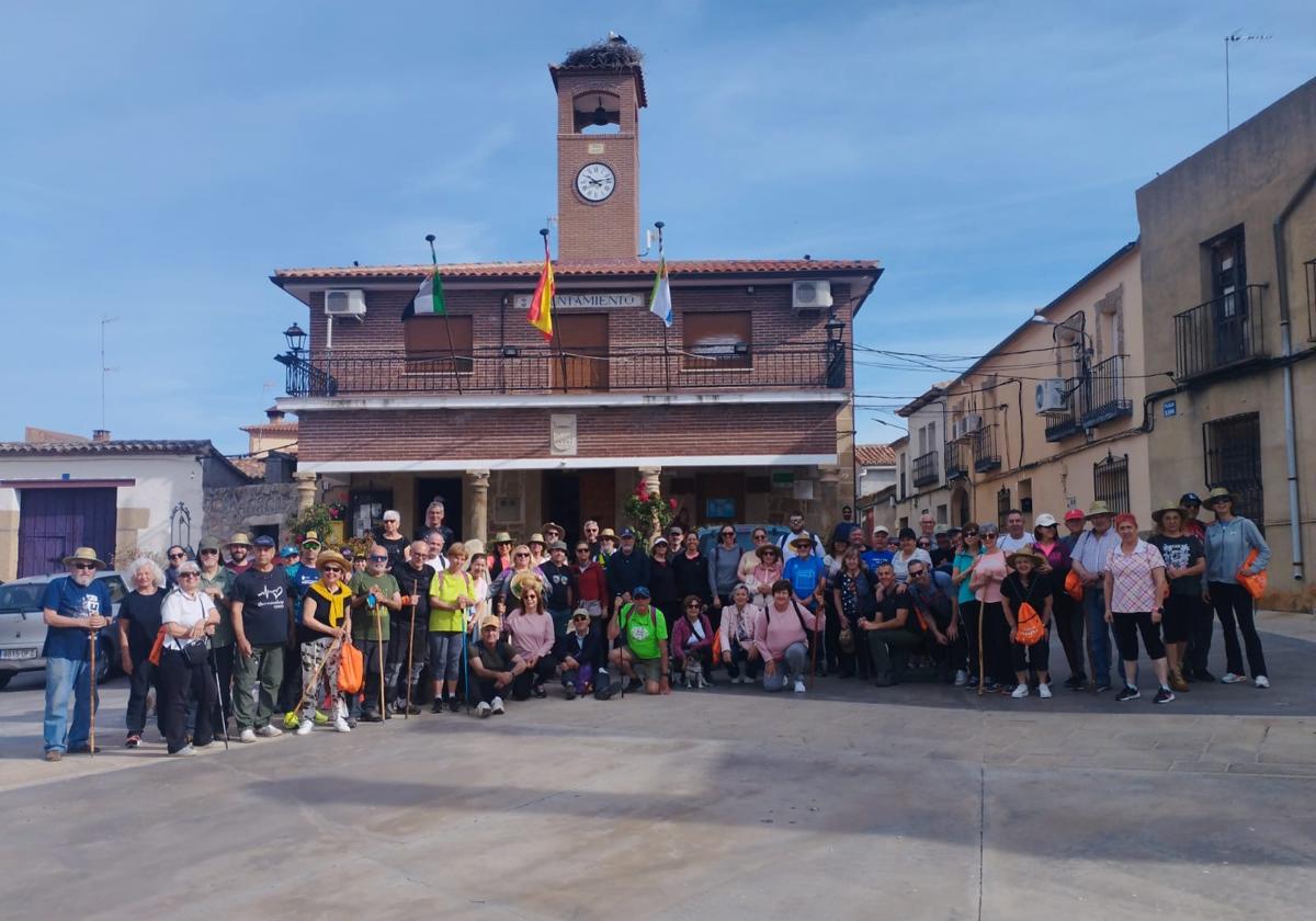 Buena parte de los participantes en la ruta antes de la salida
