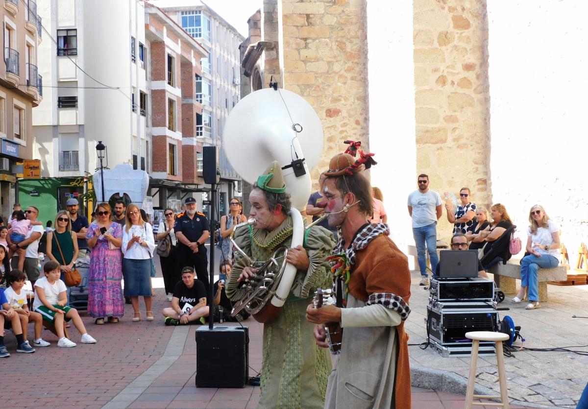 El Festival Nosolocirco trae desde el jueves una decena de espectáculos
