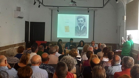 Gran acogida de la presentación de la 'Obra poética' de Manuel Gómez