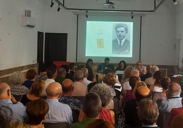 Gran acogida de la presentación de la 'Obra poética' de Manuel Gómez