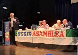 Asamblea celebrada en la casa de la cultura