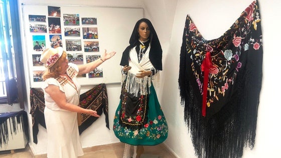 El Encinar resume en una exposición 40 años de historia