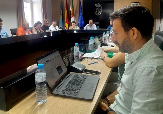 El concejal de Seguridad Ciudadana defiende la subida salarial a los policías locales