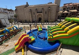 Castillos hinchables en la plaza de España