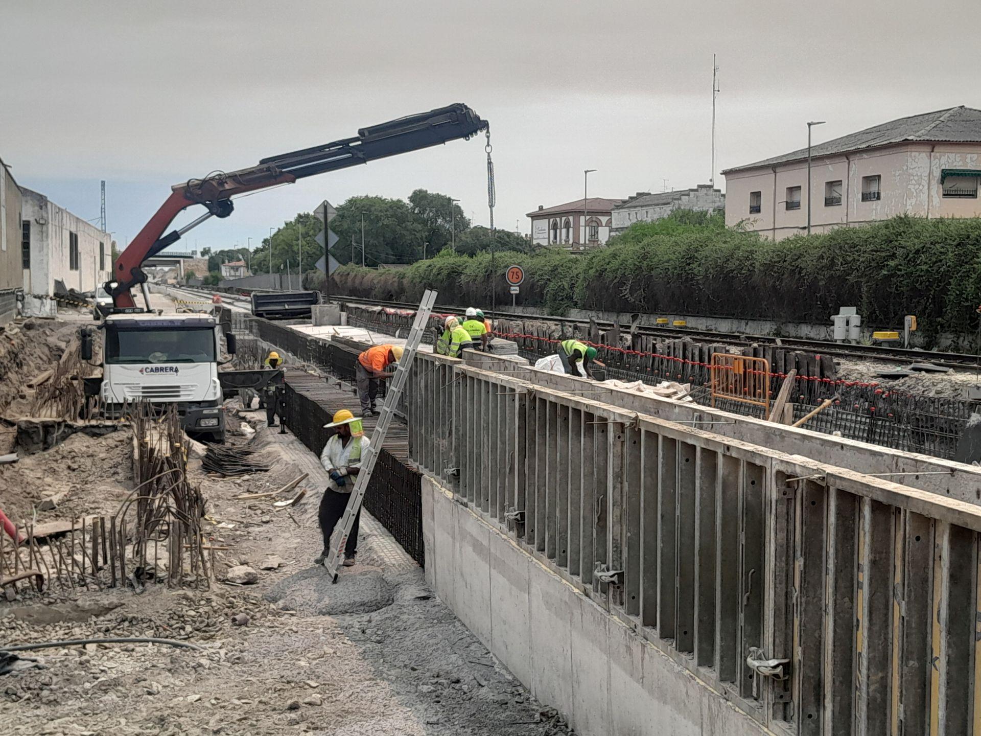El viejo puente de la Nacional V a la espera de ser derribado