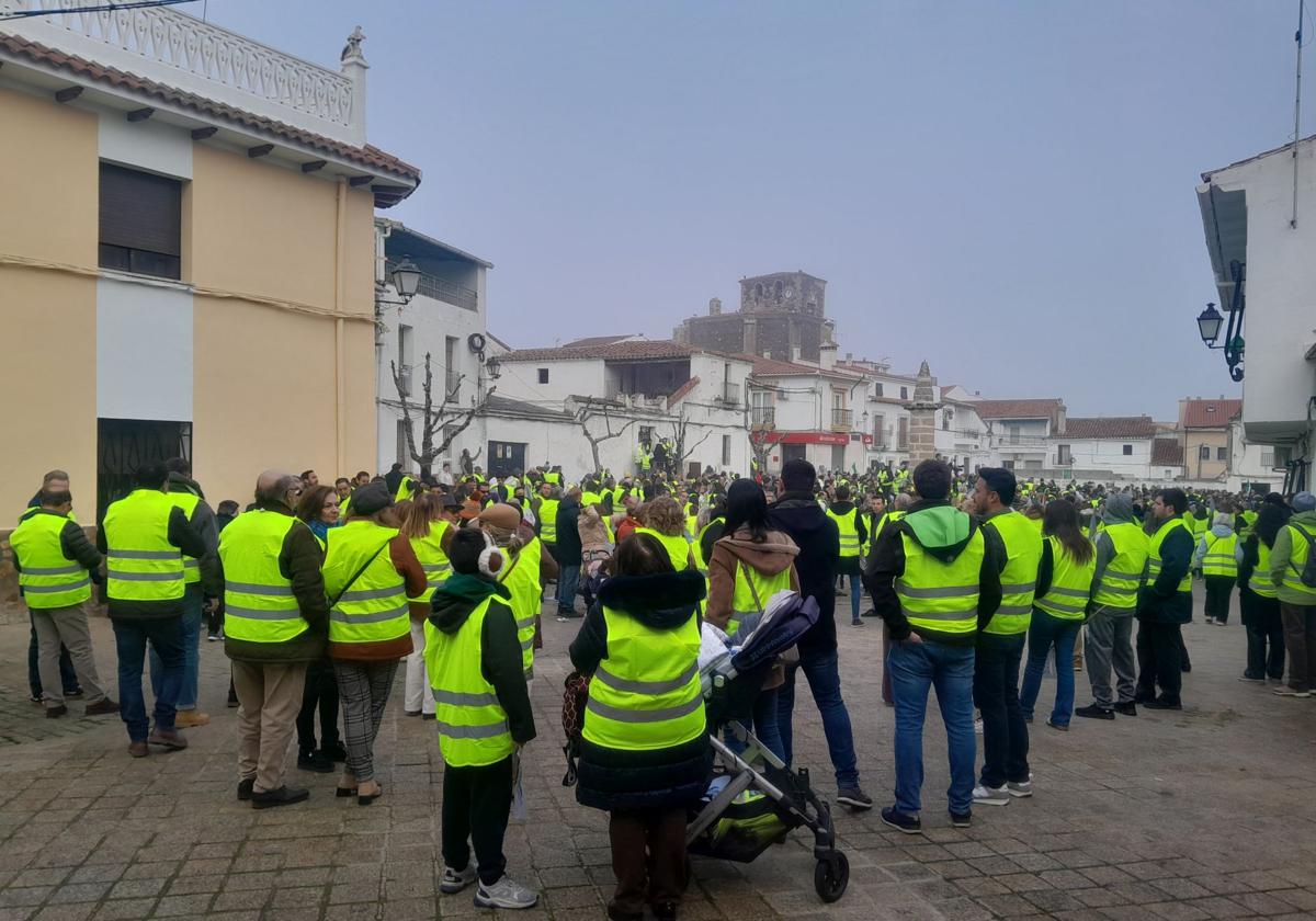 Manifestación en Almaraz a favor de la continuidad de la CNA
