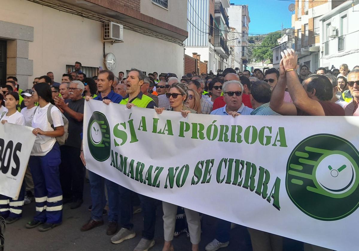 Protesta en Navalmoral contra el cierre de la central nuclear de Almaraz