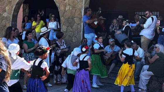 Animada convivencia de El Encinar en 40 aniversario