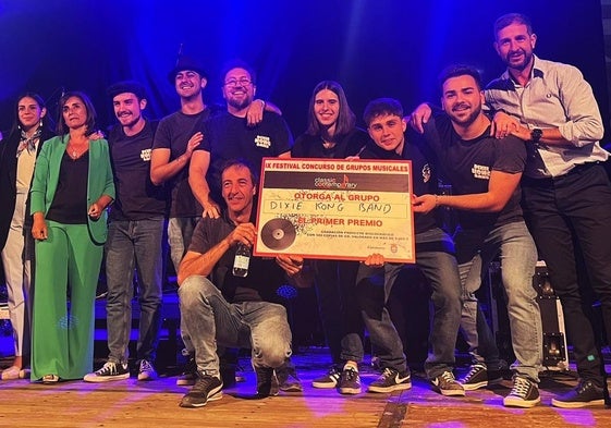 La Dixie Kong Band tras ganar el concurso que les ha permitido grabar el disco
