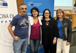 La profesora morala Isabel Moreno segunda por la derecha