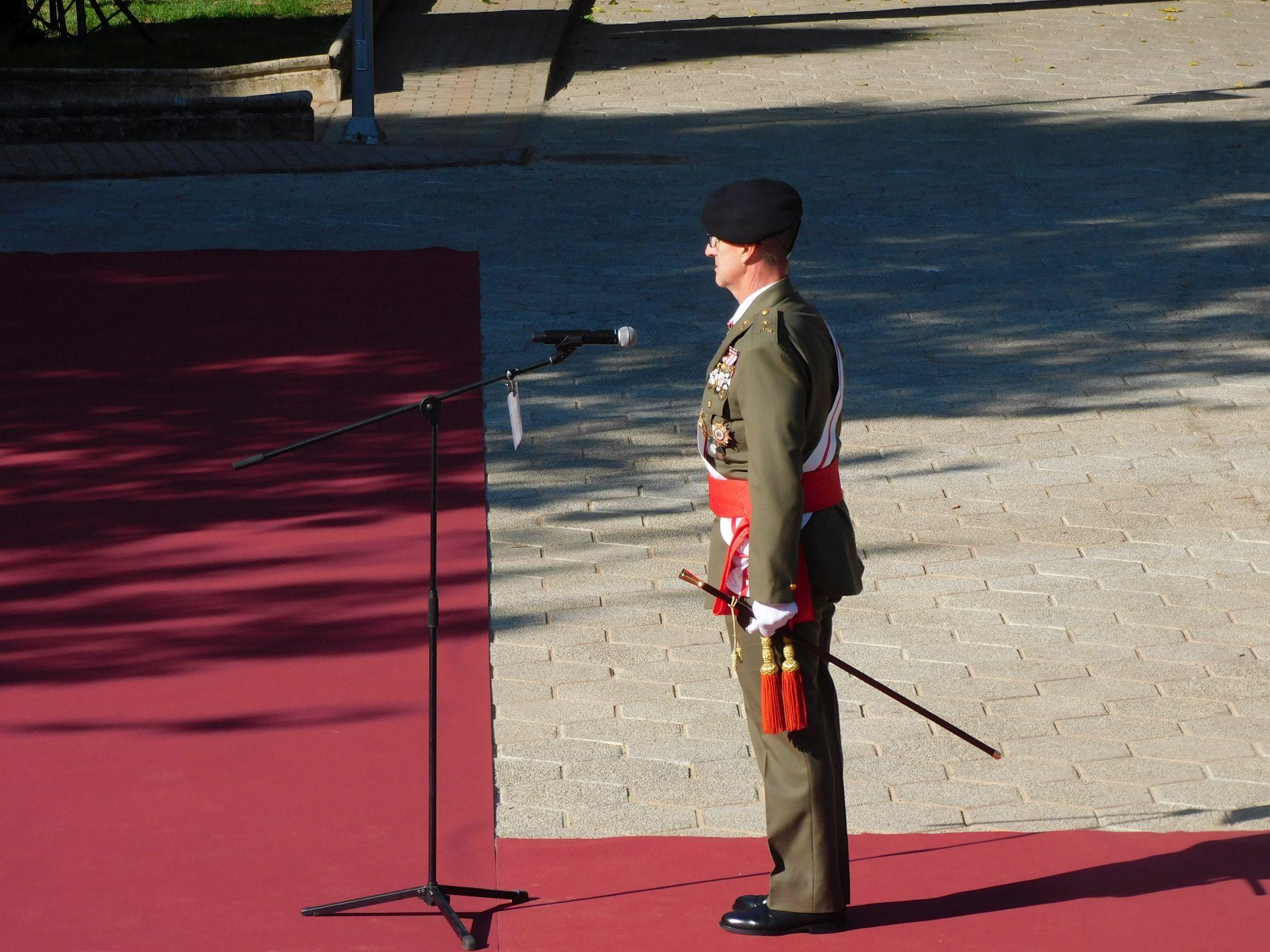 Unos 200 'jurandos' protagonizan una emotiva jura de bandera para personal civil