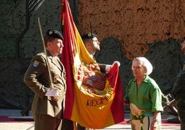 Unos 200 'jurandos' protagonizan una emotiva jura de bandera para personal civil
