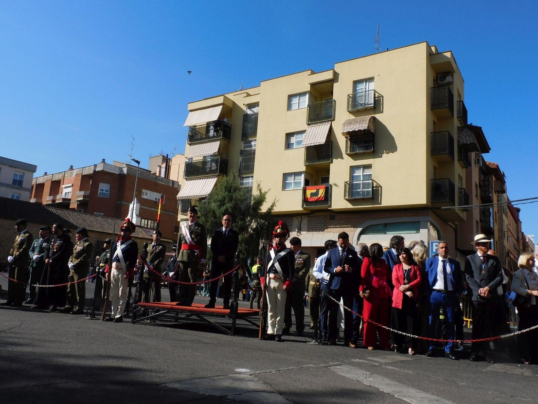 Unos 200 'jurandos' protagonizan una emotiva jura de bandera para personal civil
