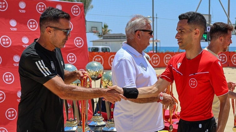 El árbitro moralo Jayro Muñoz asciende a Primera División de Fútbol-Playa