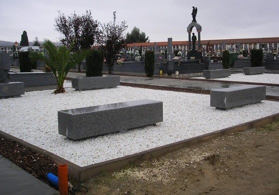 El cementerio amplía su horario de apertura al público de 9,00 h. a 18.00 h.
