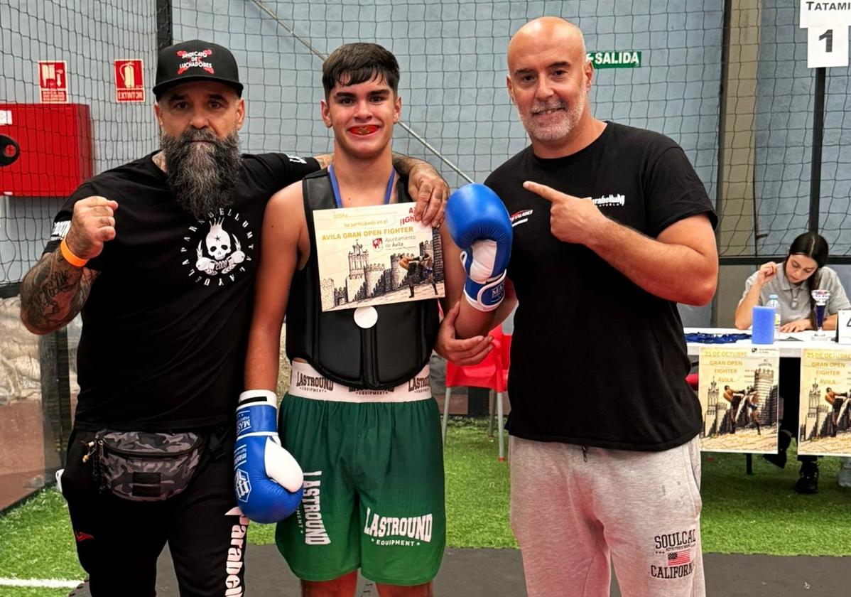 El joven moralo Yadiel Expósito, medalla de oro en Kick Boxing en Ávila