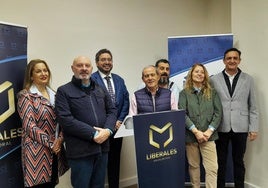 Integrantes del grupo Liberales en su nuevas sede