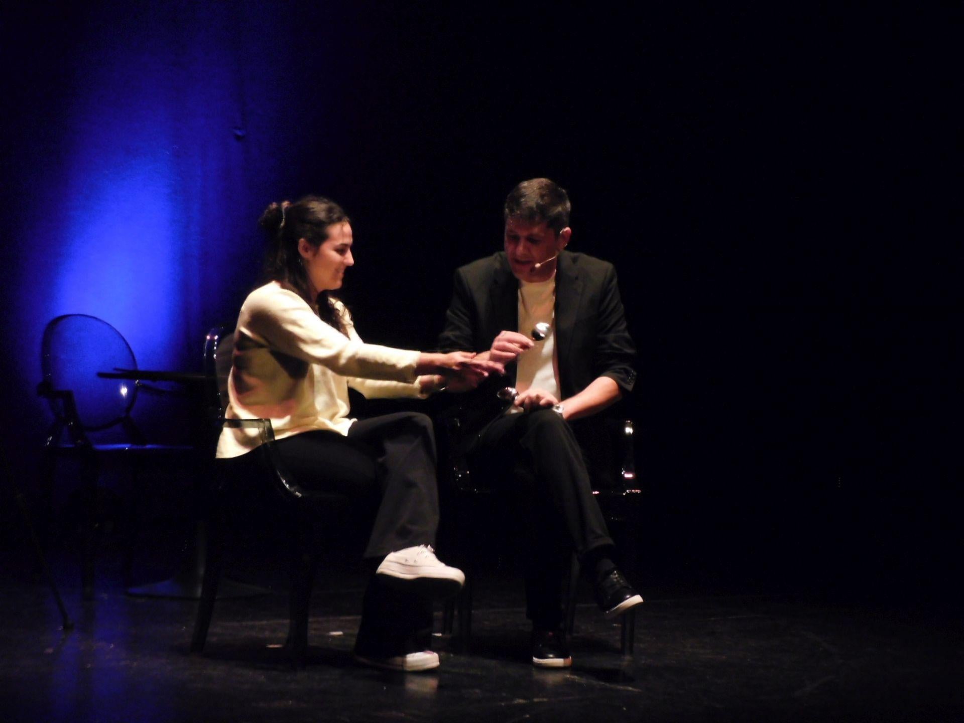 Cobami, entre el mentalismo y el espiritismo con &#039;Séance&#039;