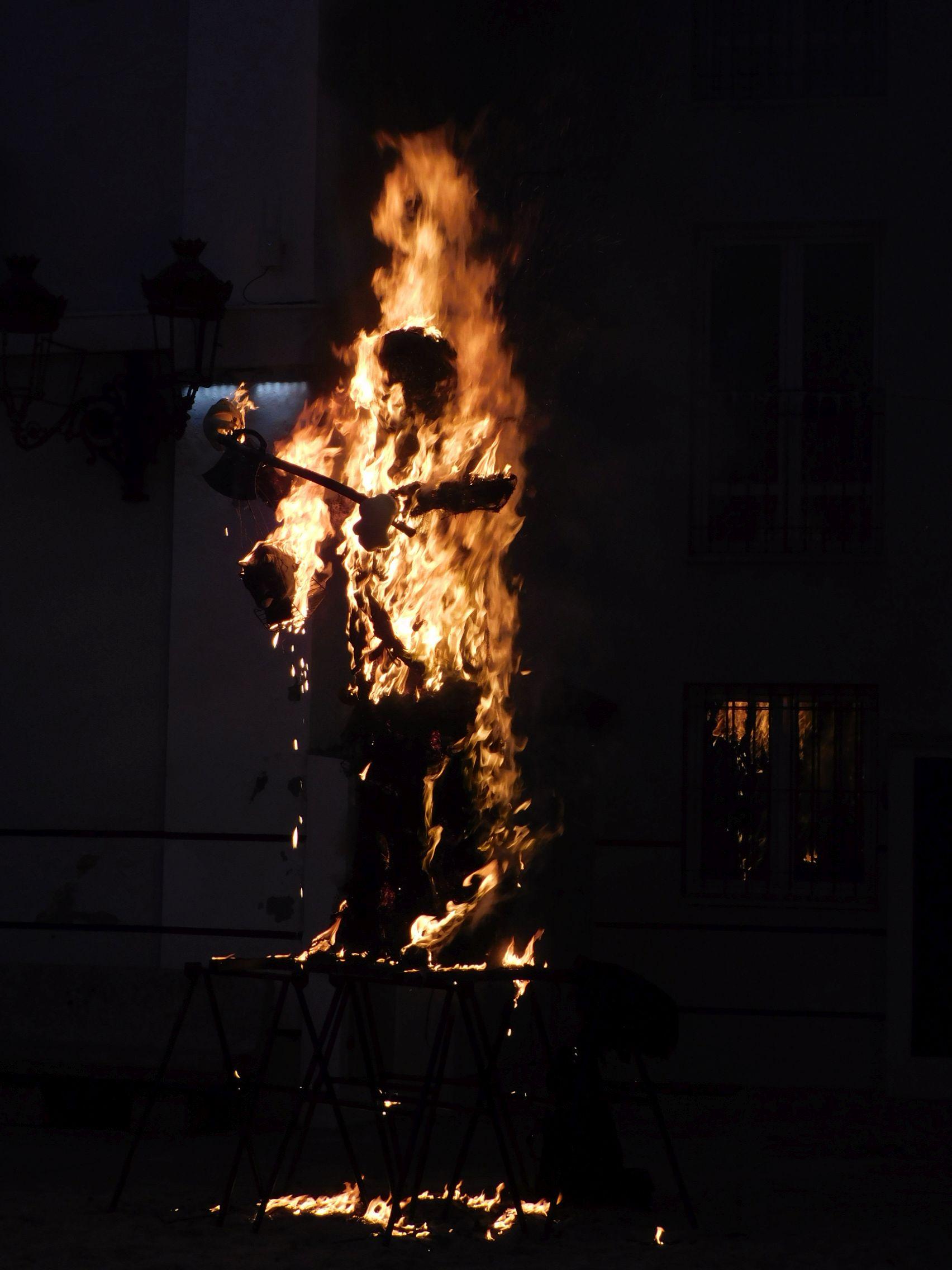 El Hombre Inicuo vuelve a la plaza de España