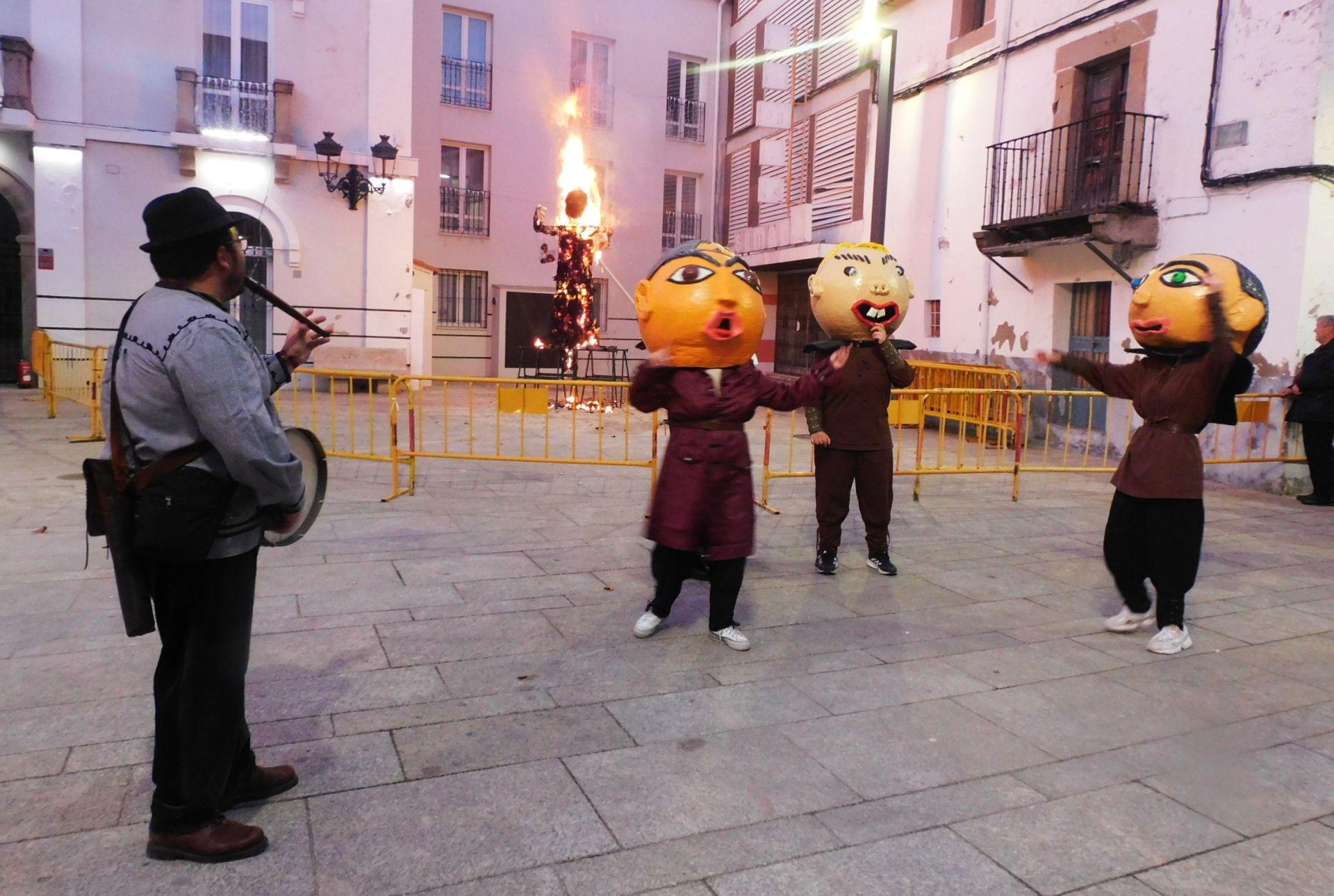 El Hombre Inicuo vuelve a la plaza de España