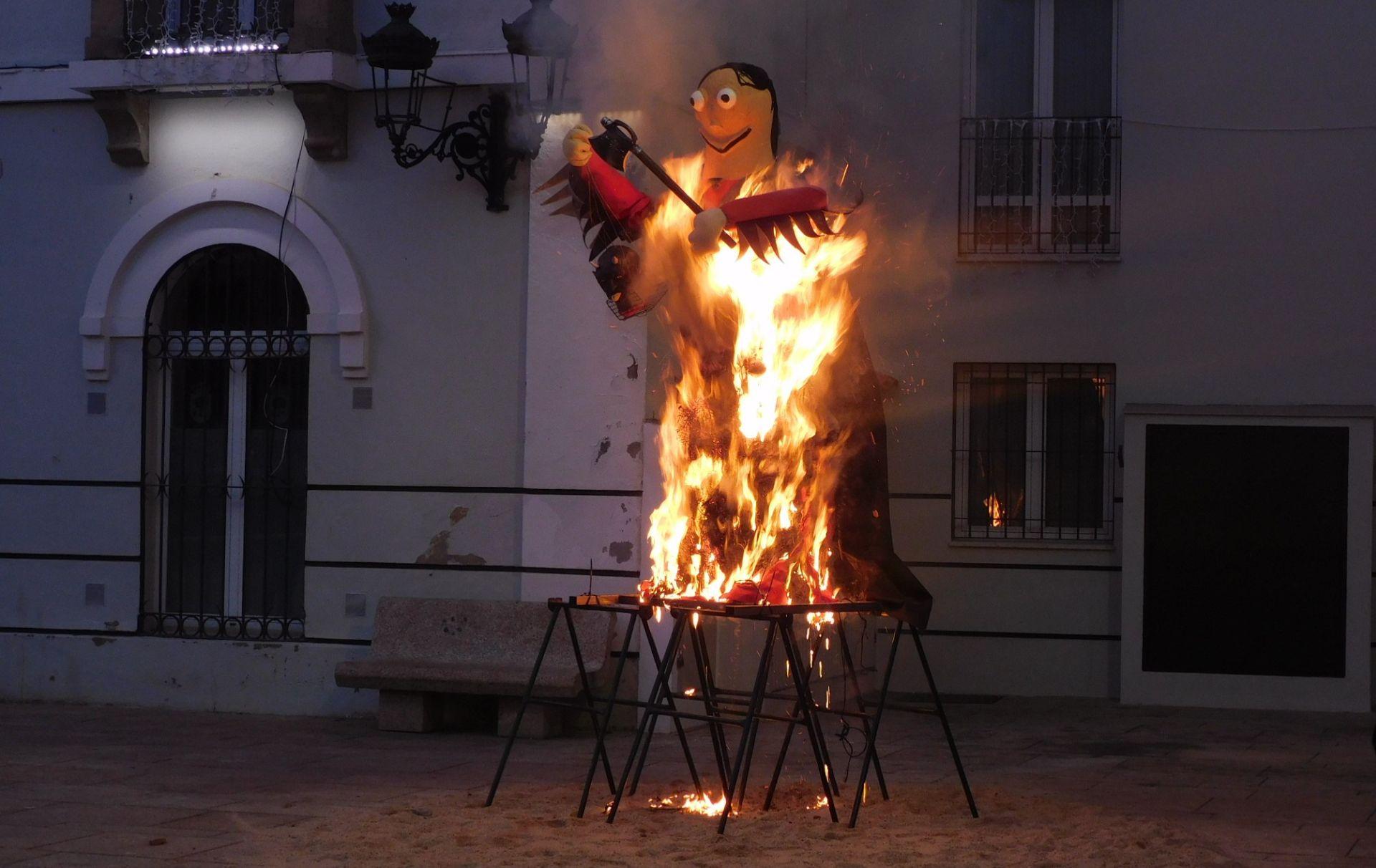 El Hombre Inicuo vuelve a la plaza de España