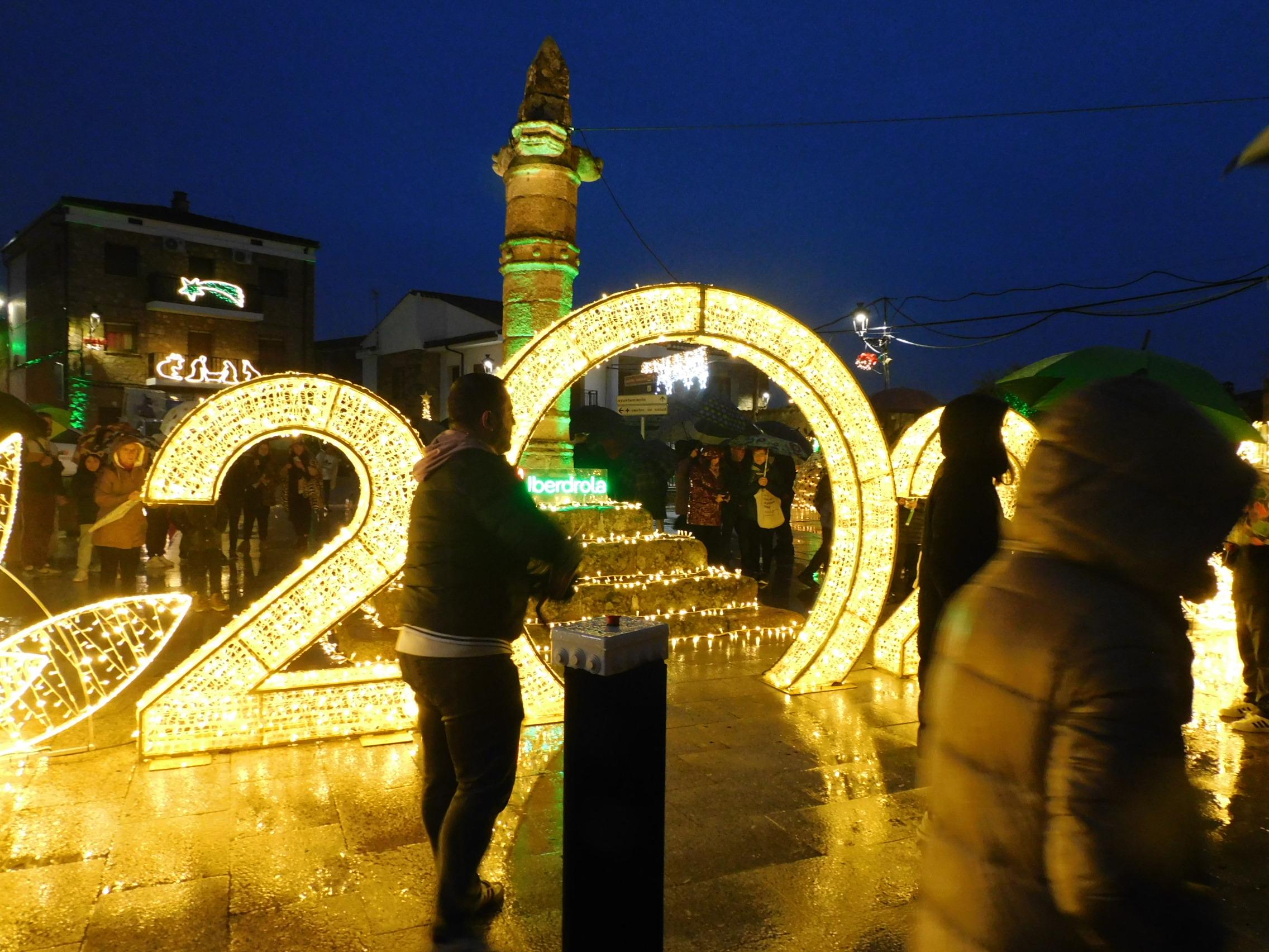 Belvís y las Casas presumen de iluminación navideña especial