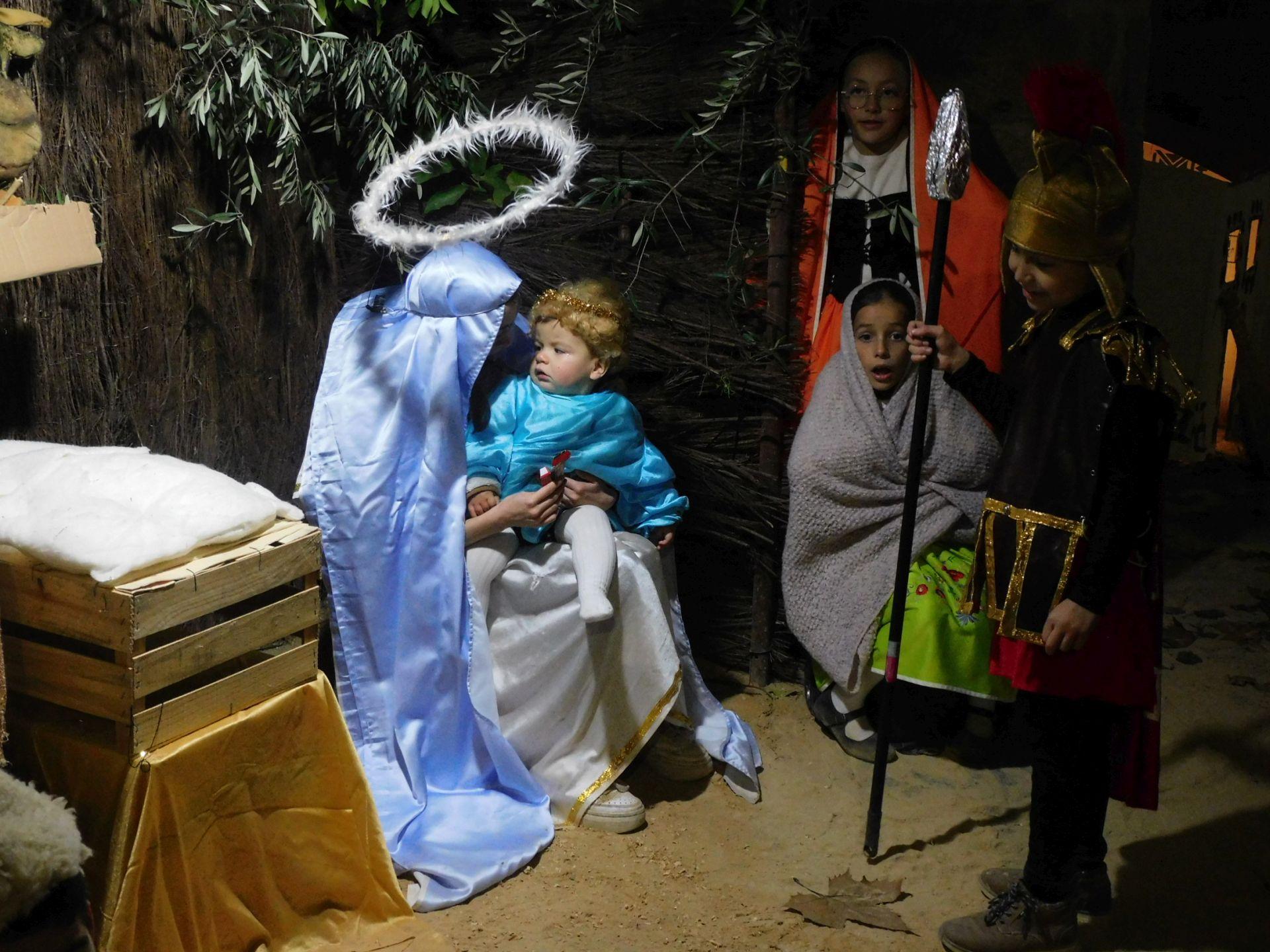 La cabalgata de los Reyes Magos y los regalos despiden la Navidad