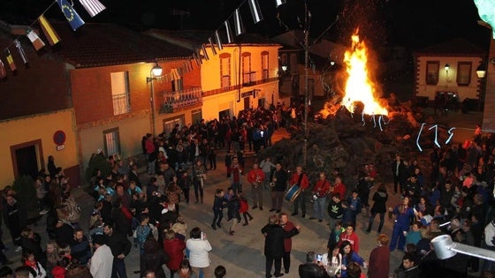 El recibimiento del tamborilero abrirá el lunes las fiestas de San Sebastián