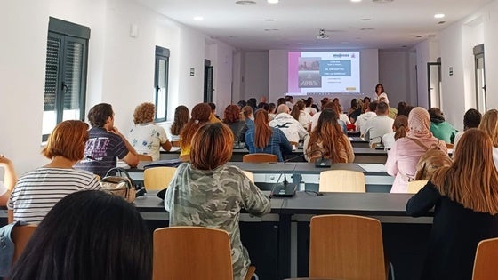 Fundación Mujeres reanuda sus programas de empleo