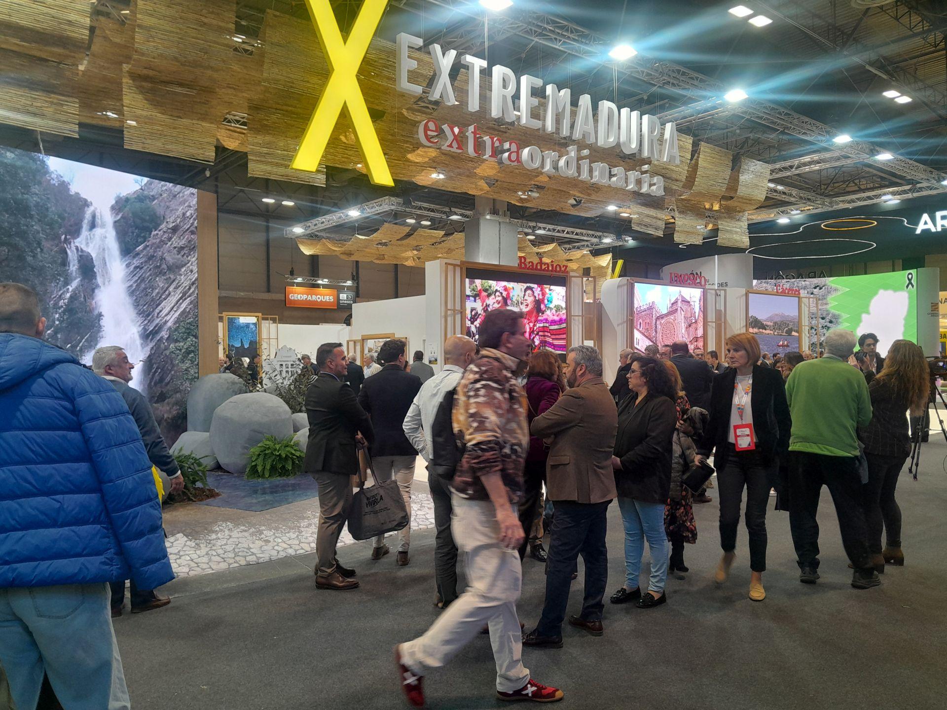 El Campo Arañuelo promociona turismo y folklore en la FITUR