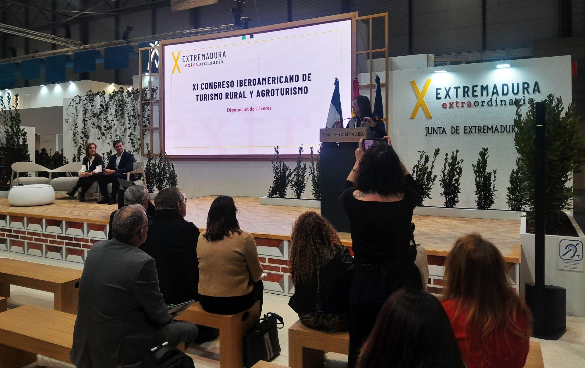 El Campo Arañuelo promociona turismo y folklore en la FITUR