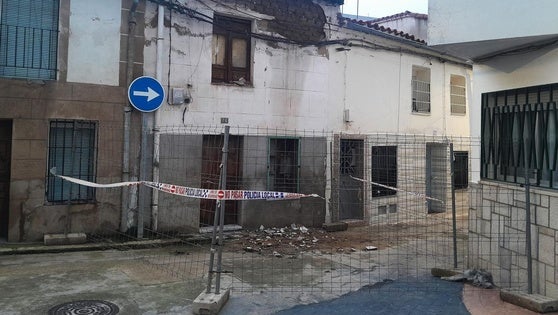 El temporal obliga a acordonar cinco viviendas en el casco urbano para evitar riesgos