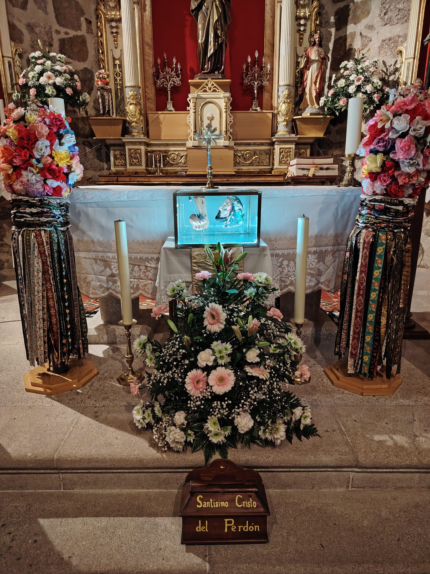 Valdehúncar brilla con el Ángel y el Cristo del Perdón