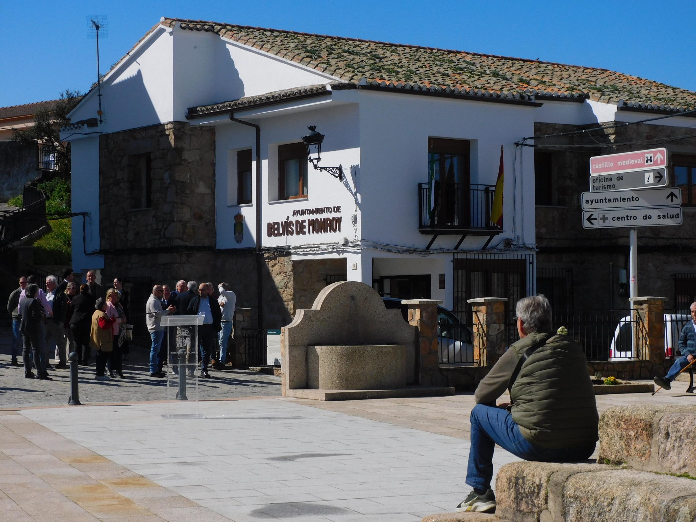 Belvís de Monroy inaugura un Ayuntamiento «cinco estrellas»