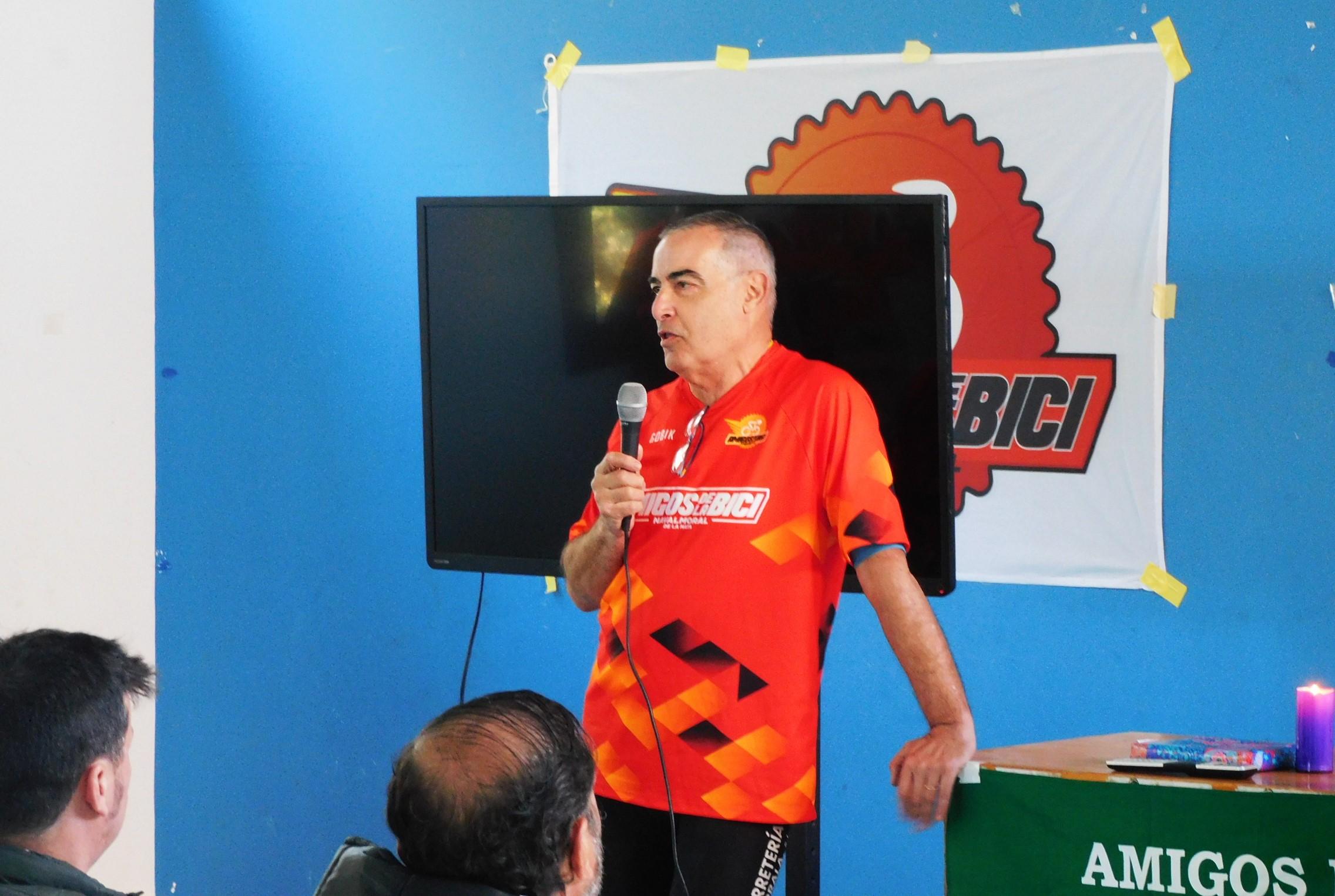 Emotivo homenaje a Nicolás Rivero de los Amigos de la Bici