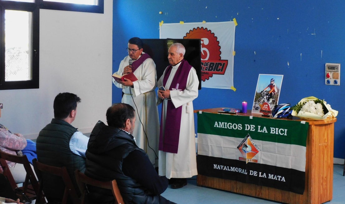 Emotivo homenaje a Nicolás Rivero de los Amigos de la Bici