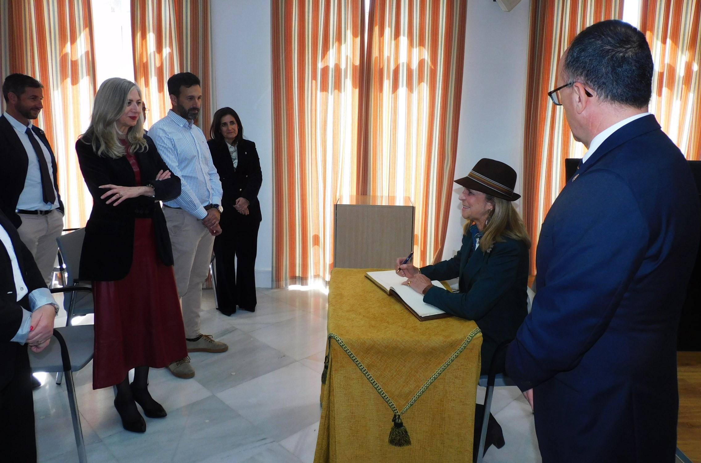 La Infanta Elena visita Navalmoral