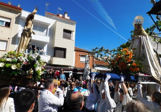 Un emotivo encuentro despide la Semana Santa