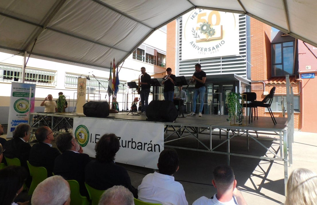 El IES Zurbarán celebra el acto central de su 50 aniversario
