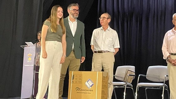 Adriana Medina gana el XXXV Certamen de dibujo infantil y juvenil alusivo a la donación
