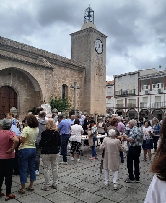 Las fiestas de la Torre del Reloj 100+2 llevan a Bohonal bailes del mundo, conciertos y circo de calle