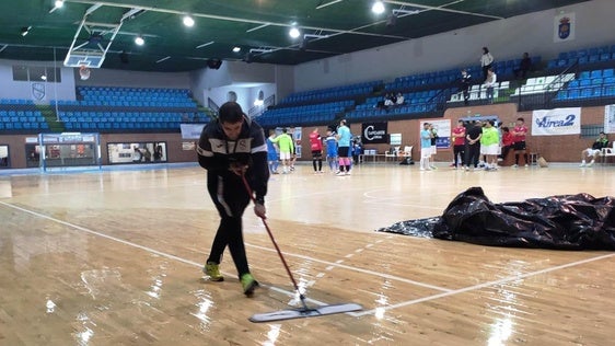 Reparar la cubierta del pabellón del Molinillo costará 99.000 euros