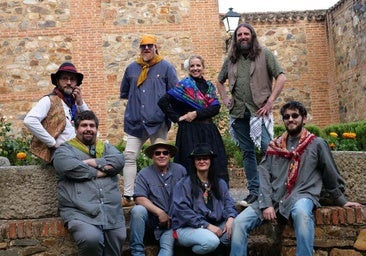 La actuación de Efecto Verdolaga, nueva cita del programa El arte de lo rural en Casas de Belvís