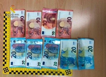 El autor del robo en la farmacia se lleva unos 240 euros, que destina a comprar droga