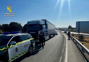 Condenado por circular a 150 km/h por la A-5 tras darse a la fuga con un camión robado en Miajadas