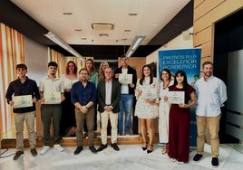 Seis jóvenes reciben los Premios Estudiante del Año 2024/2025
