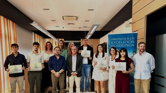Seis jóvenes reciben los Premios Estudiante del Año 2024/2025