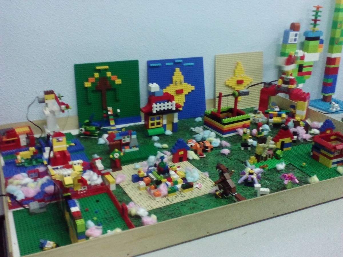 Original belén creado con piezas de Lego 