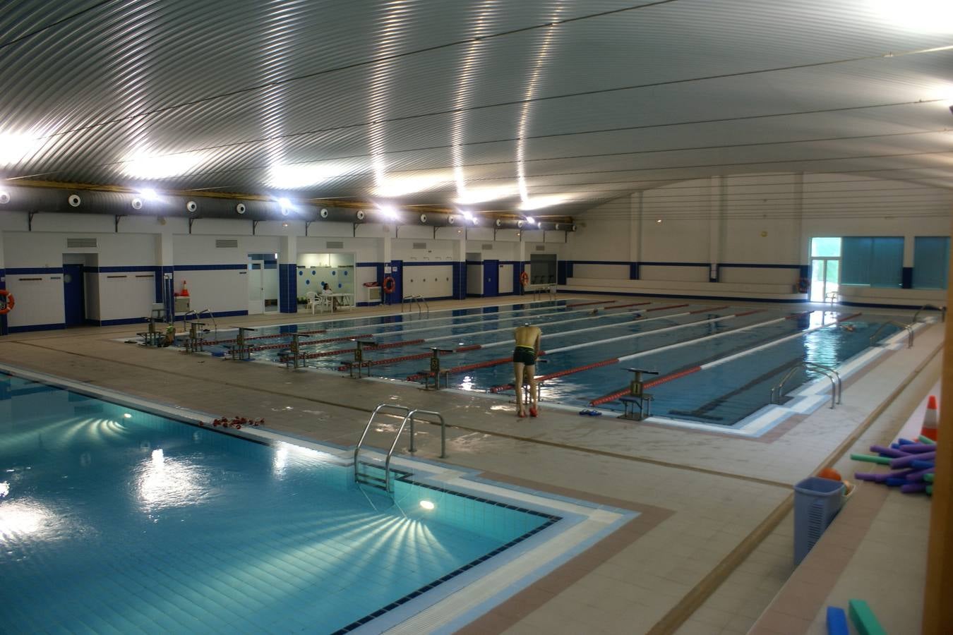 Belén Vázquez critica que la piscina climatizada no se abra por las mañanas en Navidad