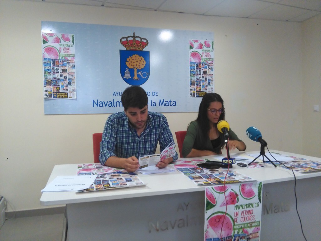 Iñaki Rodríguez y Nuria Flores al presentar el programa 